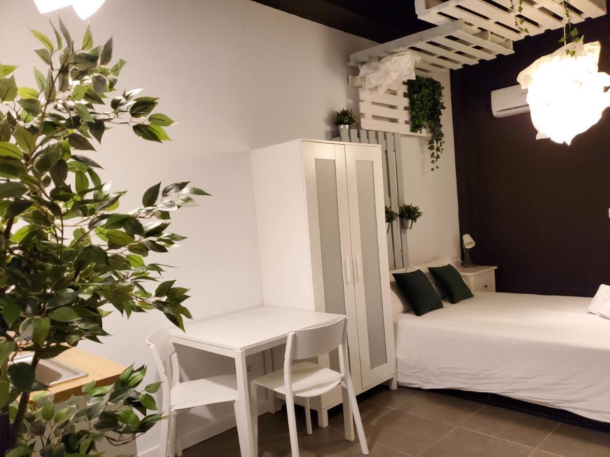 Small And Cozy Rooms - G Valensiya Dış mekan fotoğraf