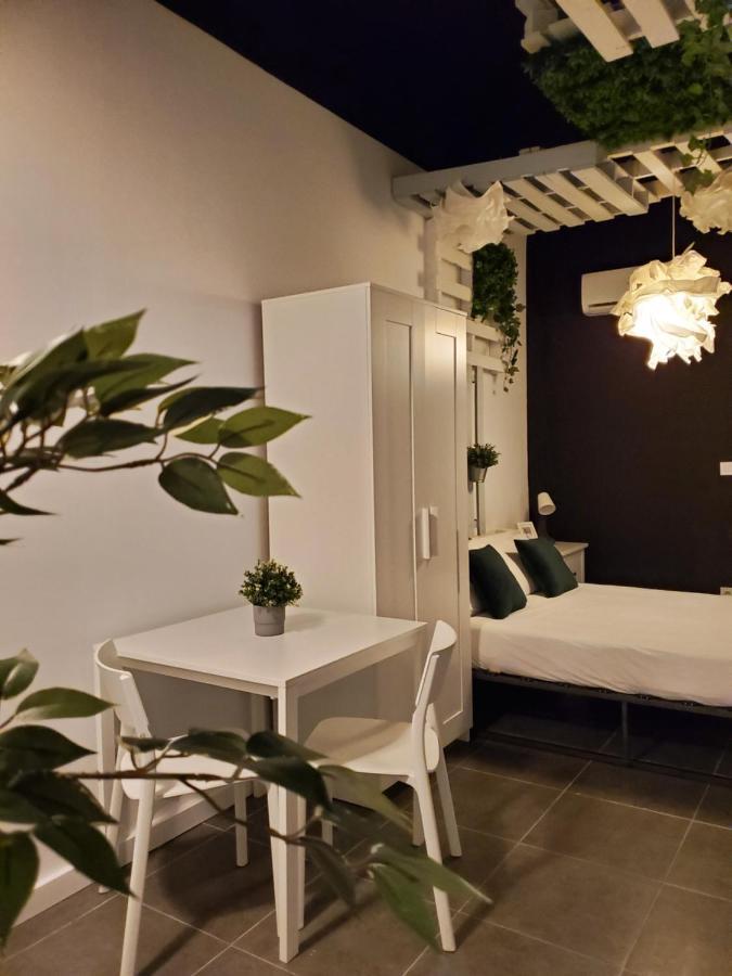 Small And Cozy Rooms - G Valensiya Dış mekan fotoğraf